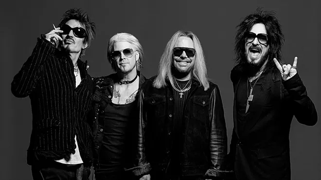 Image: The Return Of The Carnival Of Sins: M&ouml;tley Cr&uuml;e