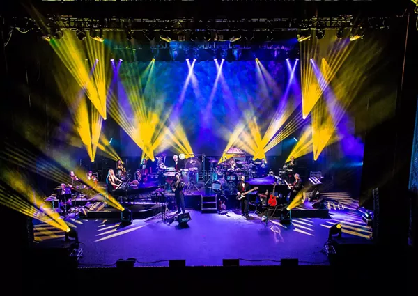 Image: Mannheim Steamroller Christmas, By Chip Davis - Green Tour
