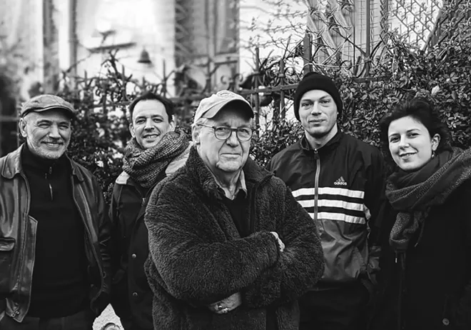 9411ed91-b8f6-439d-966d-ddee32618e6d_source.webp