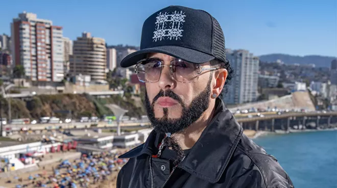 Image: Yandel - SINF&Oacute;NICO